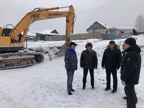 ХРОНИКА СТРОИТЕЛЬСТВА МОСТА. СПЕЦИАЛИСТЫ "ДСИО" ПРОДОЛЖАЮТ УСТАНАВЛИВАТЬ ОПОРЫ ДЛЯ БУДУЩЕЙ КОНСТРУКЦИИ